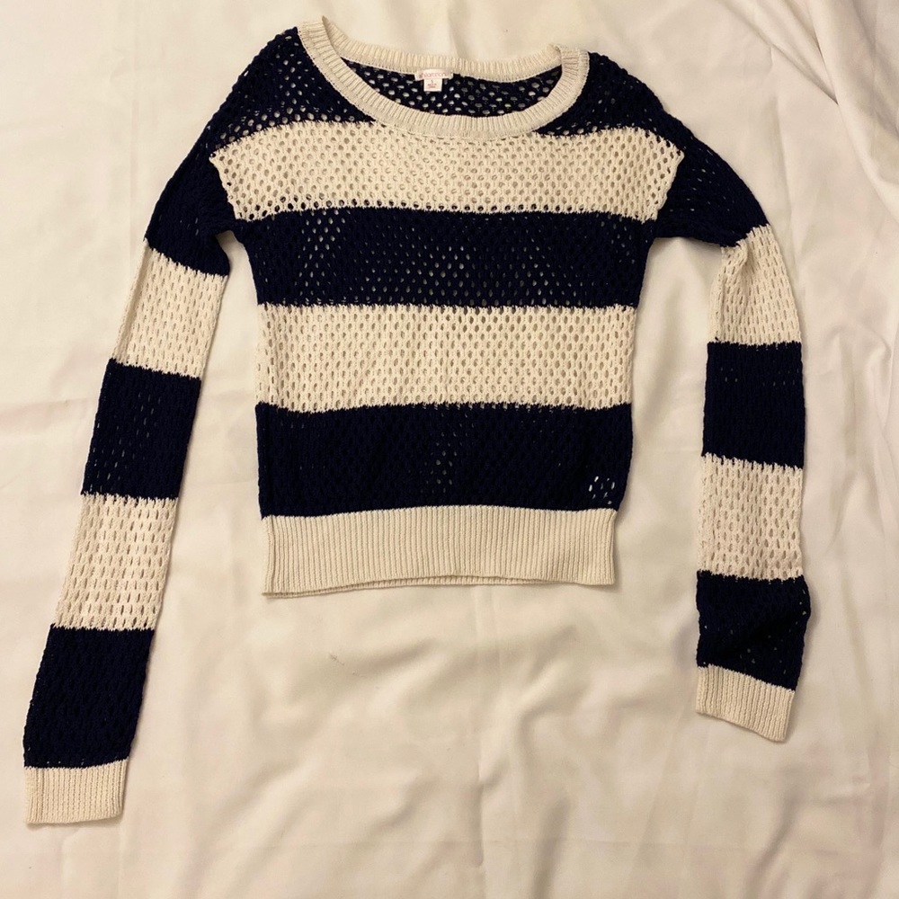 Xhilaration sweater